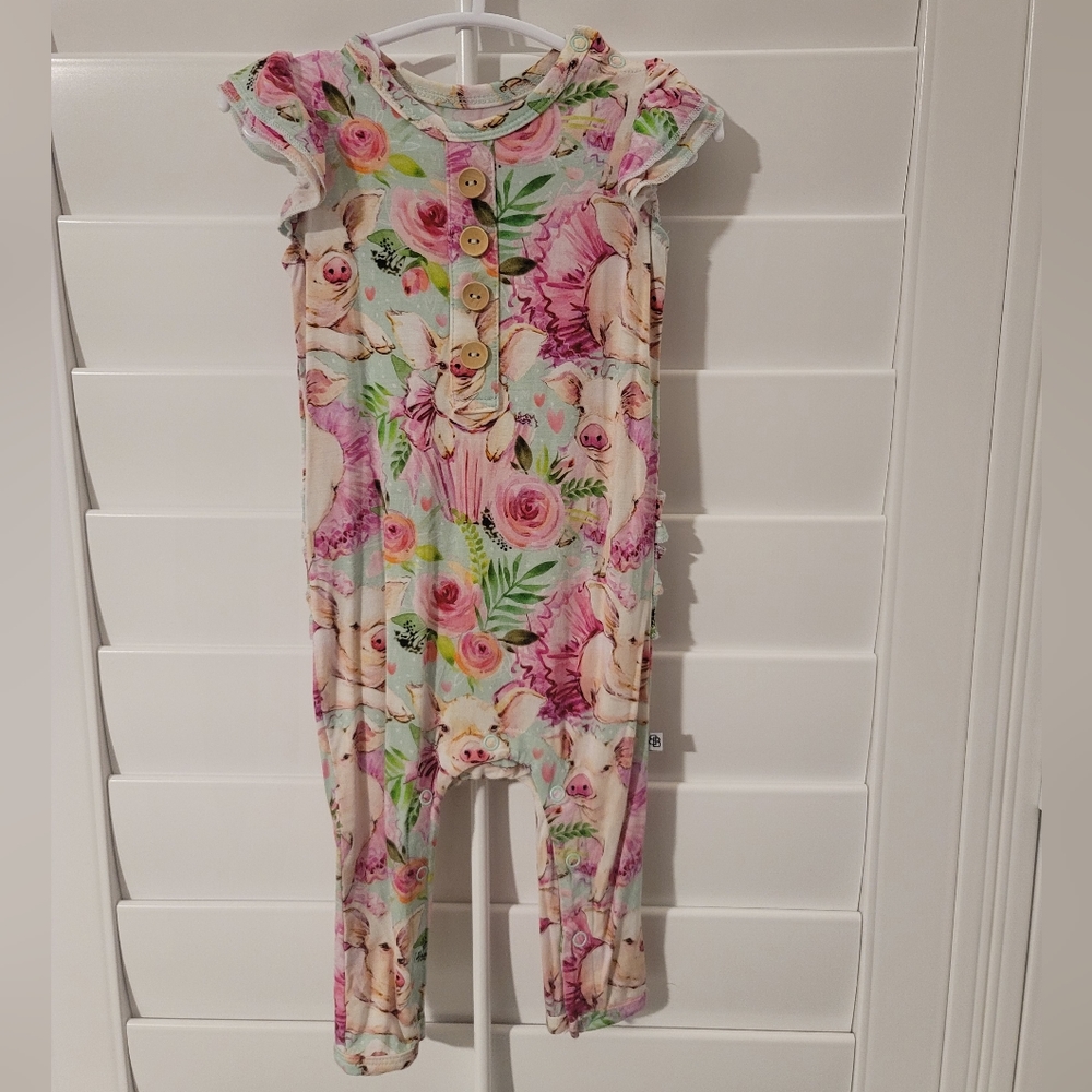 Little bum bums hogs and kisses ruffle romper